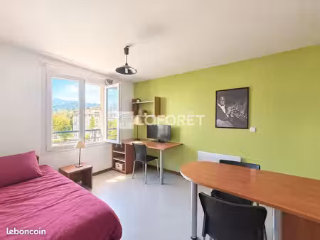studio 1 pièce 18 m²
