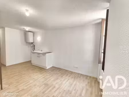studio 1 pièce 27 m²