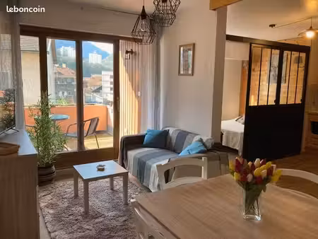 moûtiers centre – appartement 2 pièces rénové  balcon plein sud  vue dégagée et ascenseur