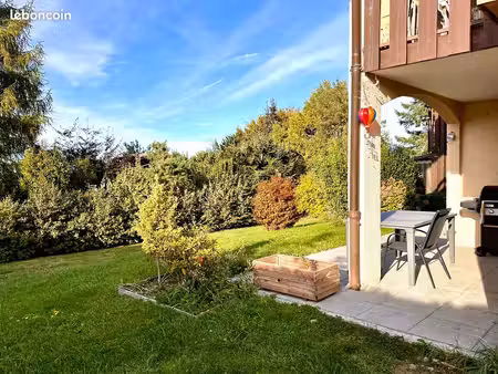 appartement t4 lumineux avec jardin  2 garages  2 caves & parking