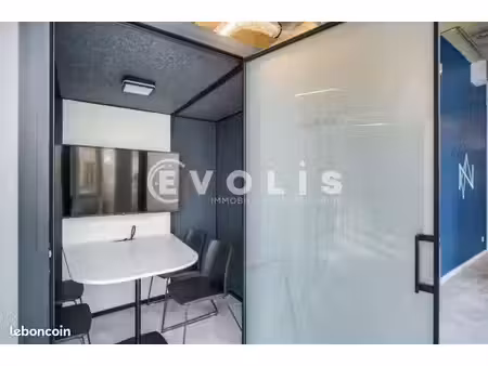 bureau 251 m²