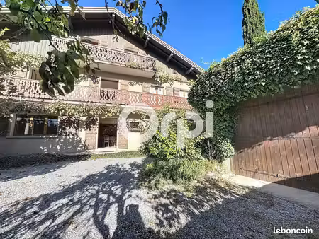 maison de ville 8 pièces 198 m²