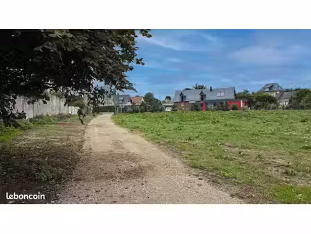 néville (plein centre) — terrain viabilisé 1740 m² — vente directe