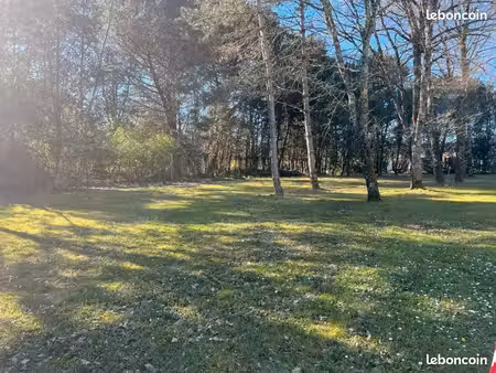 terrain 590 m² oudalle