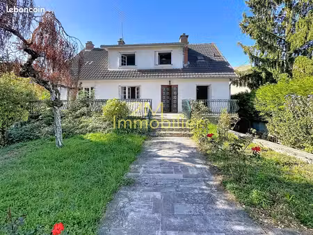 maison 8 pièces 200 m²