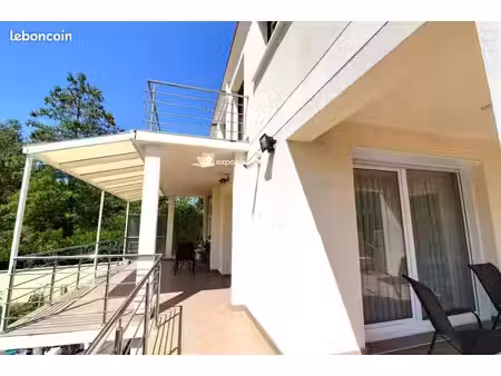 maison 7 pièces 240 m²