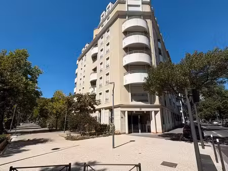 bel appartement meublé – charpennes / la doua