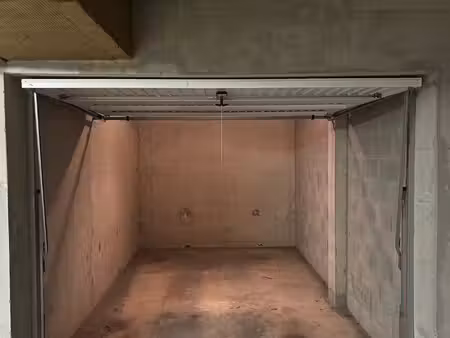 box garage privé fermé 9 5 m² – annecy