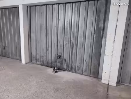 garage fermé 13m2