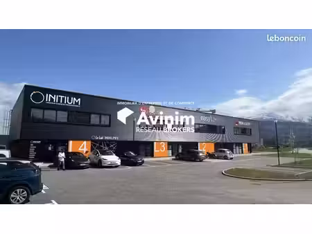 local 351 m² sainte-hélène-du-lac