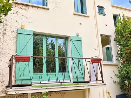 au coeur de carrières  quartier historique