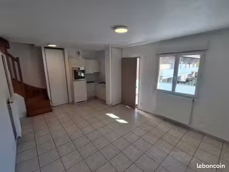 location t2 duplex de 42m2 non meublé à minzier