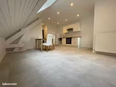 rumilly sud - t2 meublé 39 m2 rénové - parking privatif