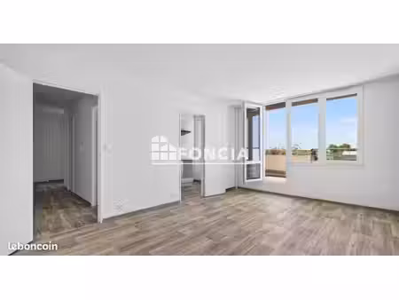 opportunité : appartement t3 rénové avec balcon et parking  avenue carnot à trappes  aux p
