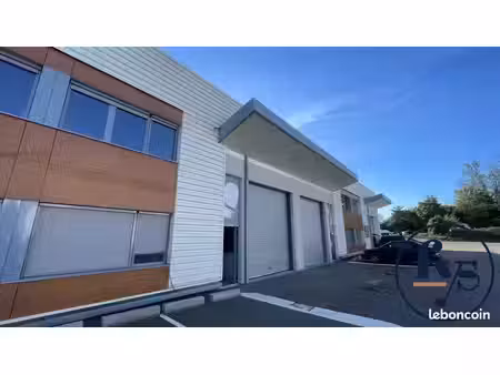 local d'activité 305 m²