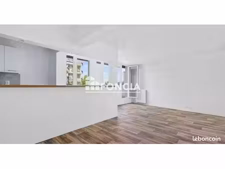opportunité : appartement t4 rénové avec balcon et parking  avenue carnot à trappes  aux p