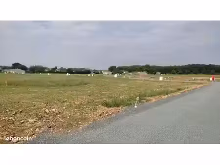 terrain à bâtir de 343 m² à aiffres (79)