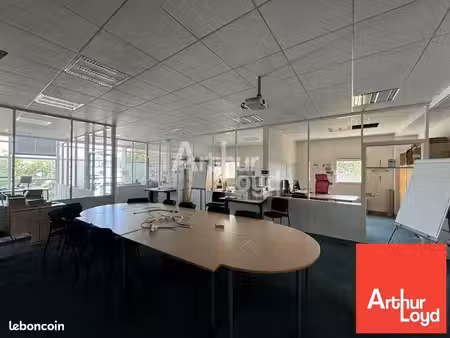 bureaux 240 m² chauray