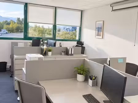 bureaux climatisés 127 m² avec parking — poisy / épagny