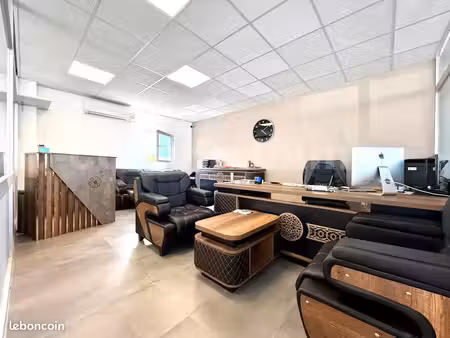 local commercial 250 m²