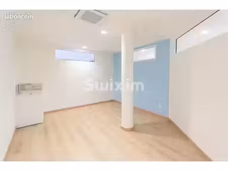 local commercial 15 m² sallenôves