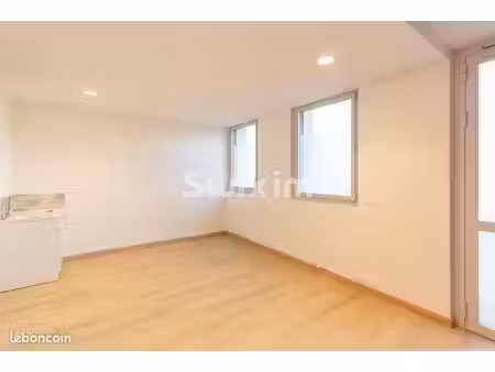 local commercial 17 m² sallenôves