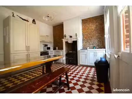 chambre à louer dans maison rénovée – femmes uniquement