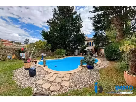 propriété 11 pièces 250 m²