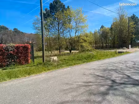 terrain de 807 m² à montans