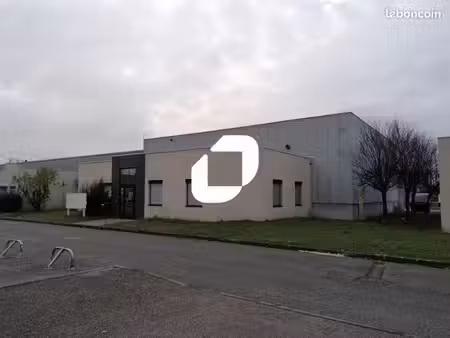 local d'activité 630 m²