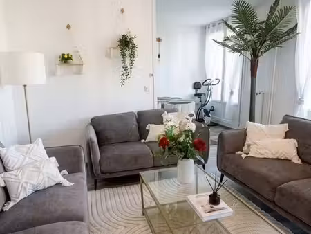 poissy centre – 82 m² – 3 chambres – 2 balcons – parking – 9 min rer a
