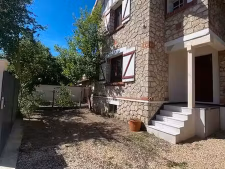 a vendre à andresy-belle maison de caractère