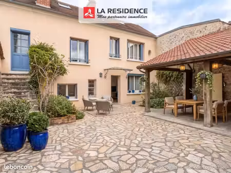 maison 8 pièces 162 m²