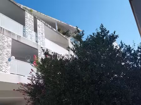a vendre à castelnau-le-lez (tram clairval)  appartement t2 lumineux avec grand balcon et 