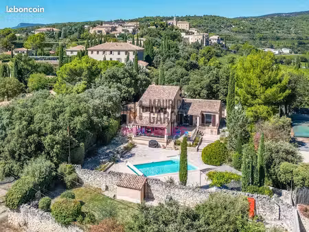 propriété 6 pièces 140 m²
