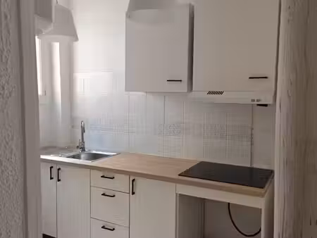 duplex t2 – cœur historique de carpentras – 490 /mois