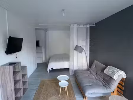 t1 meublé 32 m2 - parking - proche centre - 495 cc