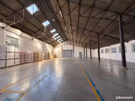 entrepôt 500m2 avec possibilité bureaux