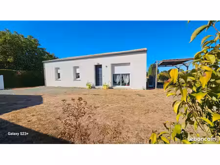 pavillon de plain-pied de 2021 / 85 m² hab / 861 m² de terrain