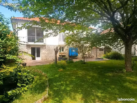 maison familiale de 125 m² 4 chambres à niort  avec jardin  proche gare tgv - écoles - cen