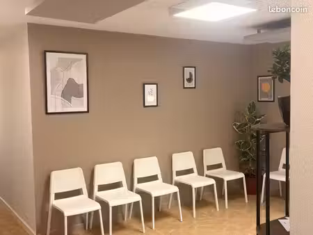 cabinet dans maison paramédical