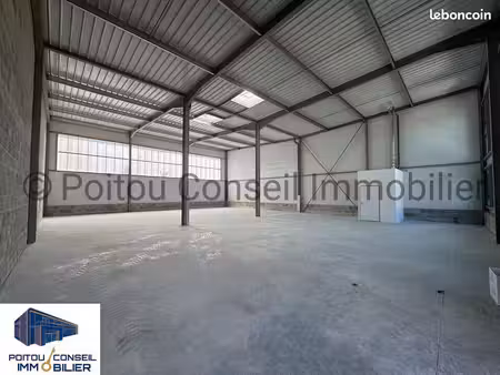 local d'activité 1 385 m²