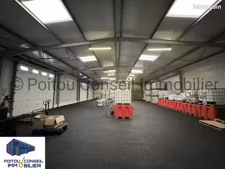 local d'activité 932 m²