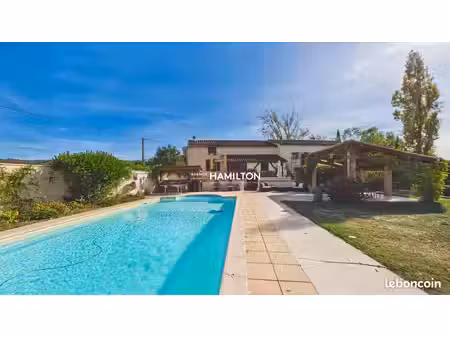 propriété 5 pièces 150 m²