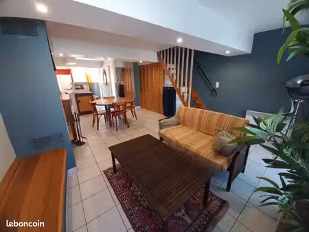 location maison en pierres