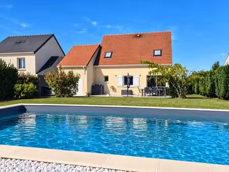 maison familiale 4 chambres avec piscine