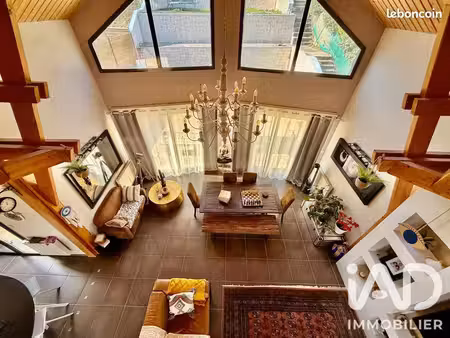 maison 7 pièces 182 m²