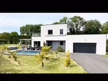 maison d'architecte sur 1200m2 de terrain avec piscine