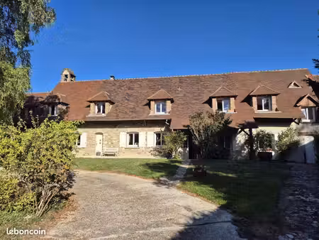 maison 9 pièces 370 m²