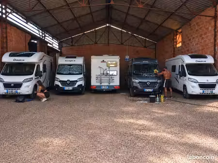 parking de camping car/hivernage moto  voiture de collection  engins agricoles